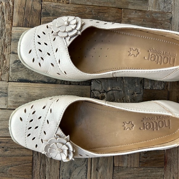 Hotter Mexico STD Comfort Concept Leather Flower Flat Size 5 - Picture 2 of 9